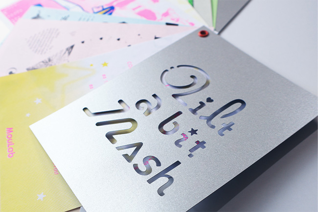 カッティングされた表紙